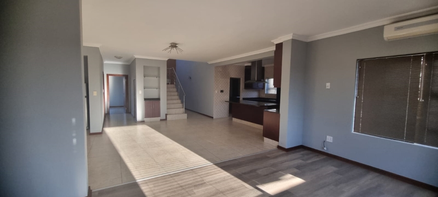 4 Bedroom Property for Sale in Country Club Western Cape